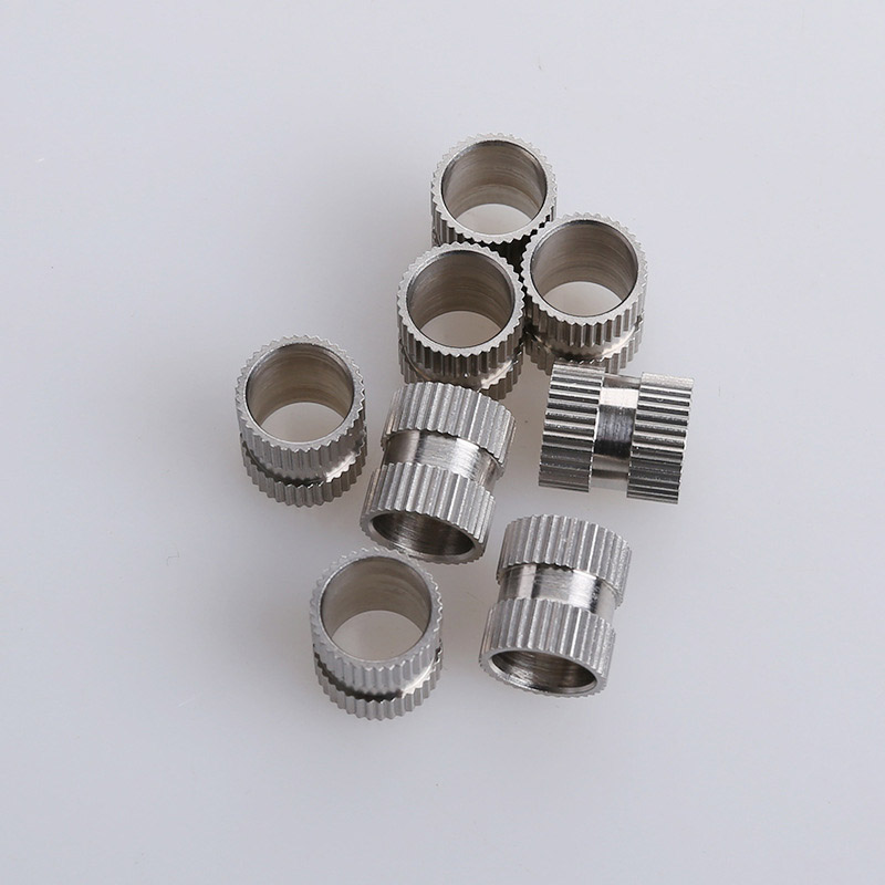 Doppelte Einsteckmutter