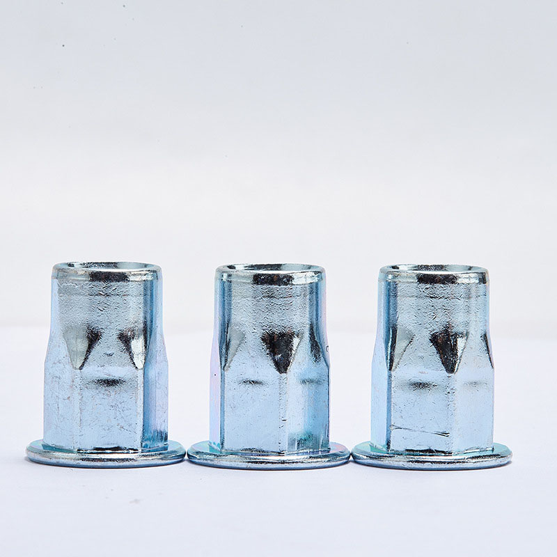 Sechskant-Nietmutter mit Sechskantsicherung