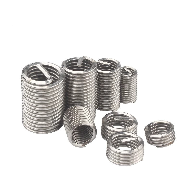 Innen-Außengewinde-Hülsenschraube